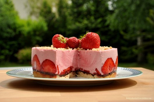 Erdbeer-Quark-Torte // Torta de frutillas con queso quark